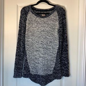 Cozy Two-Tone Knit Sweater – Relaxed Everyday Style Casualwear, Layering